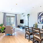 2Br Breathtaking Waterfront Heart Of Marina