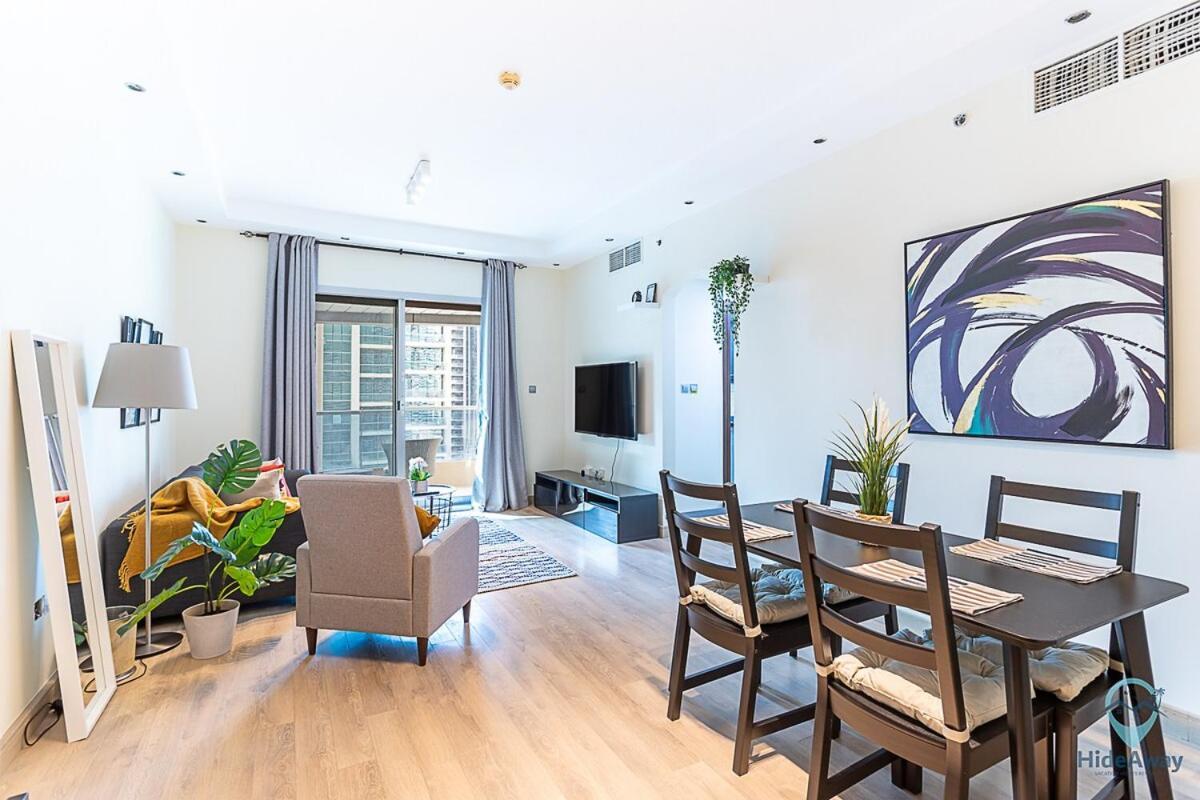 Apartment 2br Breathtaking Waterfront Heart Of Marina *