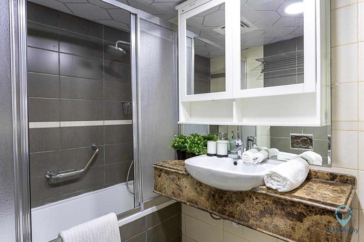 2br Breathtaking Waterfront Heart Of Marina Dubai